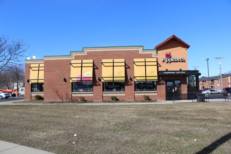 More Photos Of 31653 Gratiot Ave, Roseville General Retail For Sale