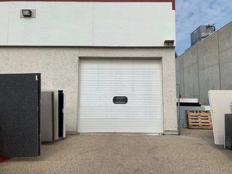 More Photos Of 4610 Femrite Dr, Madison Warehouse For Lease