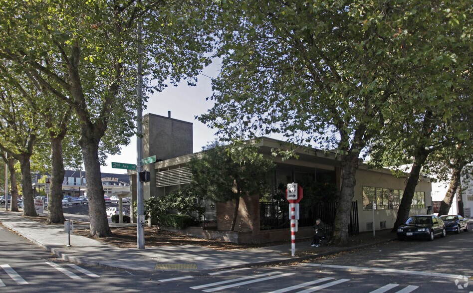 More Photos Of 170 Mercer St, Seattle Office For Sale