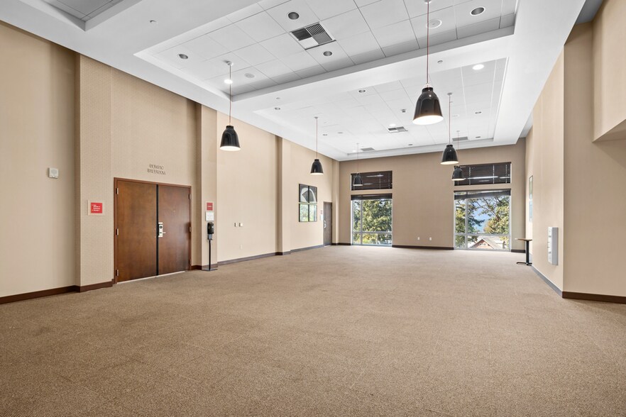 More Photos Of 22406 Pacific Highway South, Des Moines Hotel For Sale
