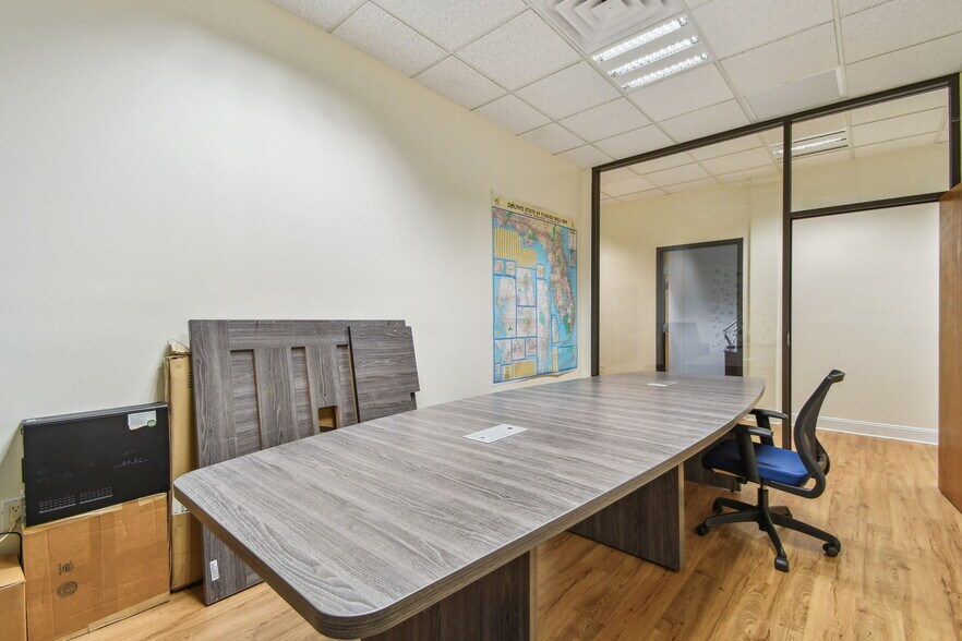 More Photos Of 10901 Danka Cir N, Saint Petersburg Office For Sale