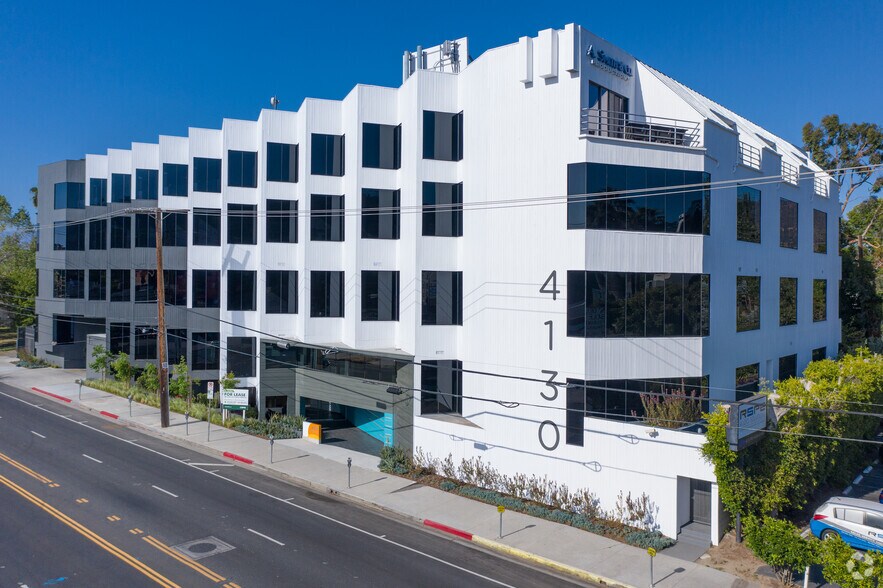 More Photos Of 4130 Cahuenga Blvd, Toluca Lake Medical For Lease