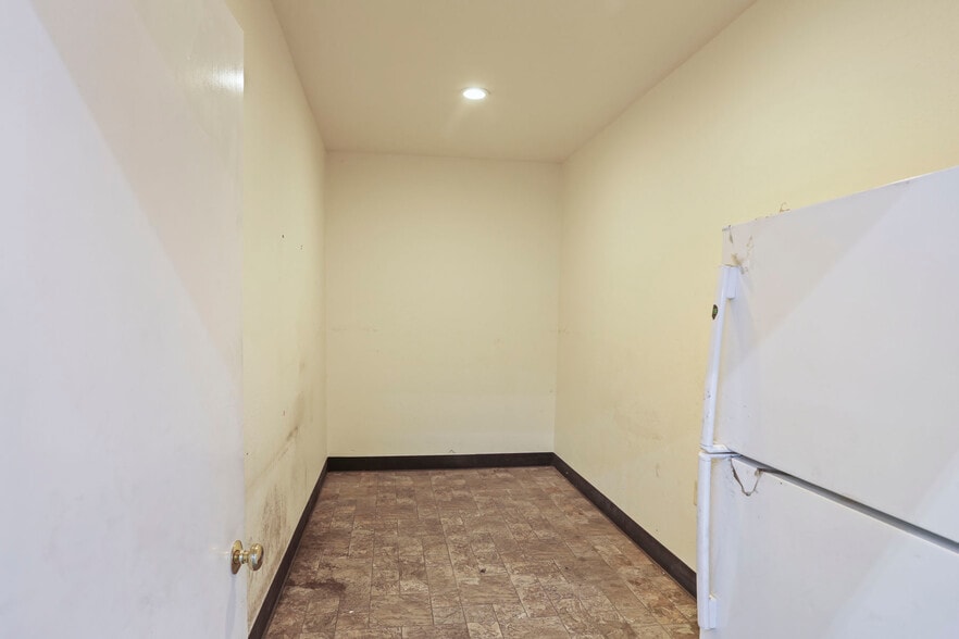 More Photos Of 7711 Murray Dr, Stockton Flex For Sale