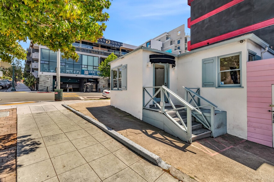 More Photos Of 1840 Columbia St, San Diego Storefront For Lease