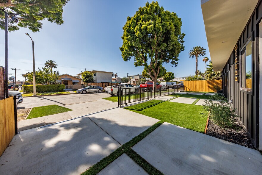 More Photos Of 2938 S Sycamore Ave, Los Angeles Apartments For Sale