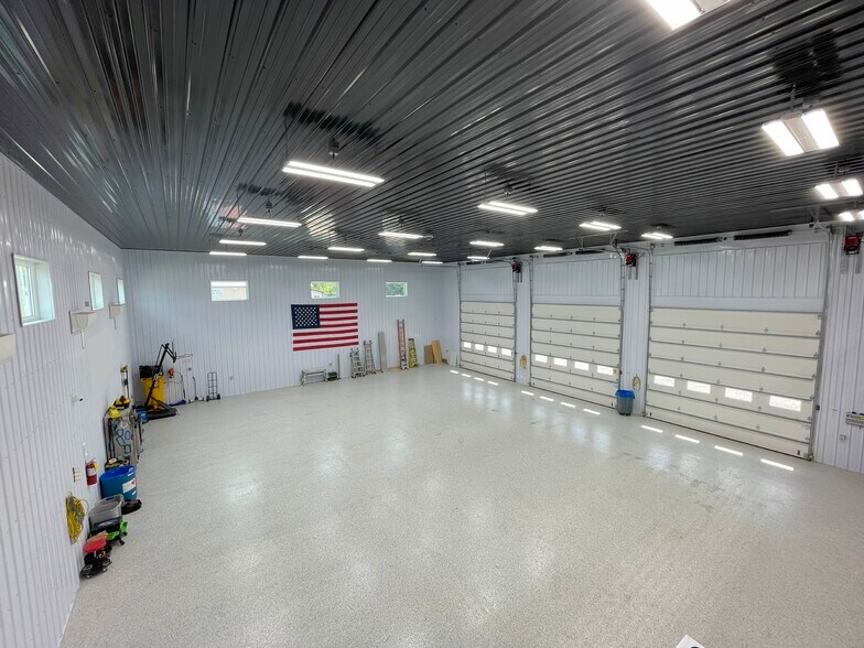 More Photos Of 1819 E Morgan St, Martinsville General Retail For Sale