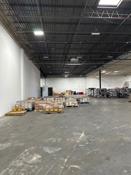 More Photos Of 240-260 W Nyack Rd, West Nyack Warehouse For Lease