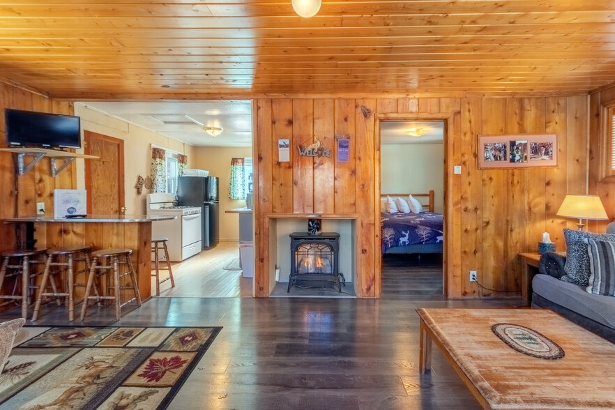 More Photos Of 416 Grand Ave, Grand Lake Hotel For Sale