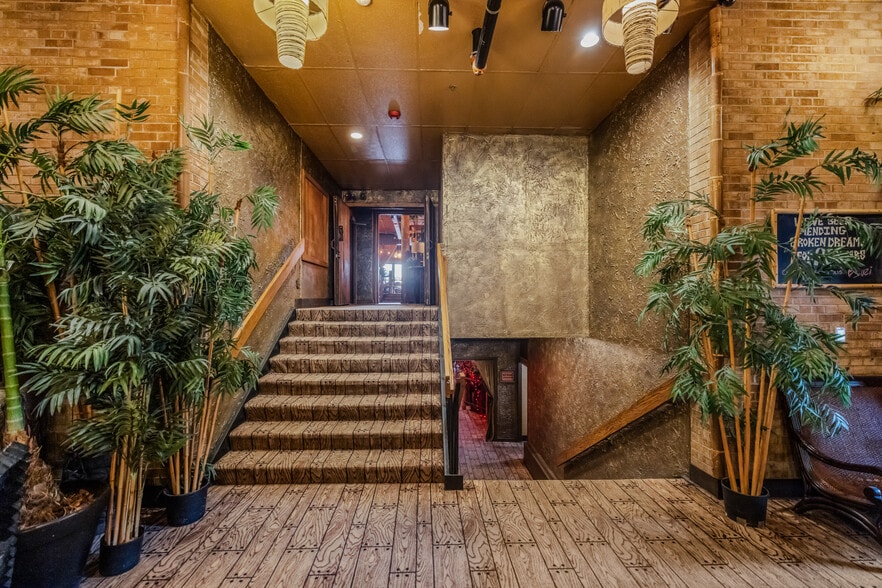More Photos Of 1900 & 1924 Marshall St NE, Minneapolis Restaurant For Sale