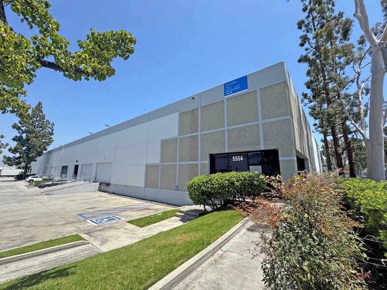 Primary Photo Of 5530-5554 Bandini Blvd, Bell Manufacturing For Lease