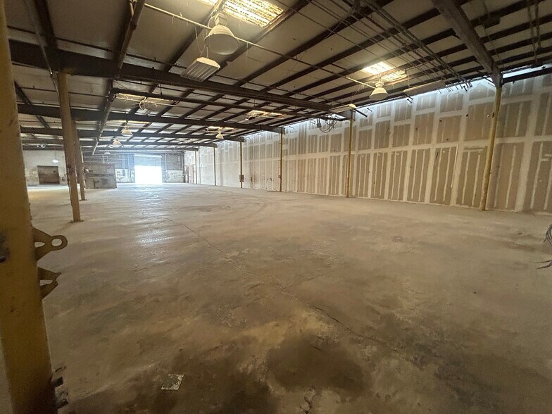 More Photos Of 3110 Reynolds Rd, Lakeland Warehouse For Lease