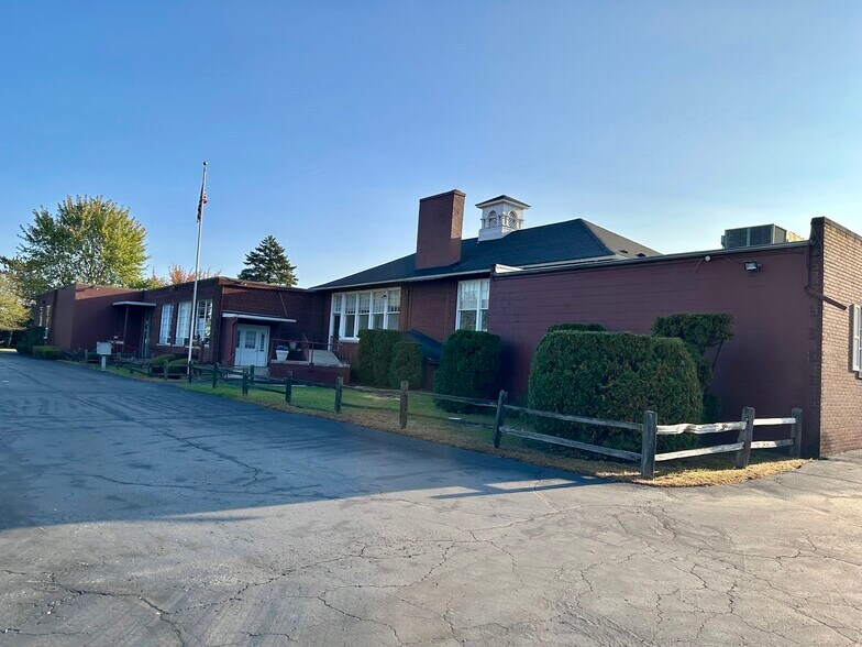 More Photos Of 2059 N Monroe St, Monroe Office For Lease