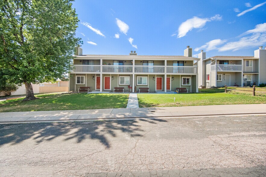 More Photos Of 2350 Split Rock Dr, Colorado Springs Apartments For Sale