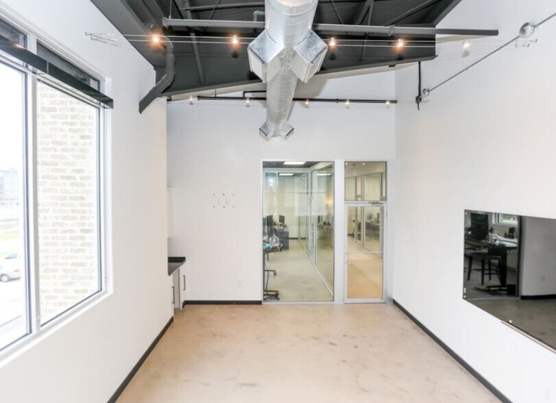 More Photos Of 525 Woodland Square Blvd, Conroe Coworking Space