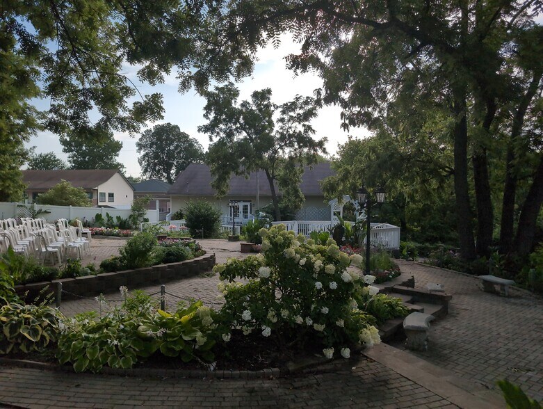 More Photos Of 16816 E US Highway 40, Independence Lodge Meeting Hall For Sale