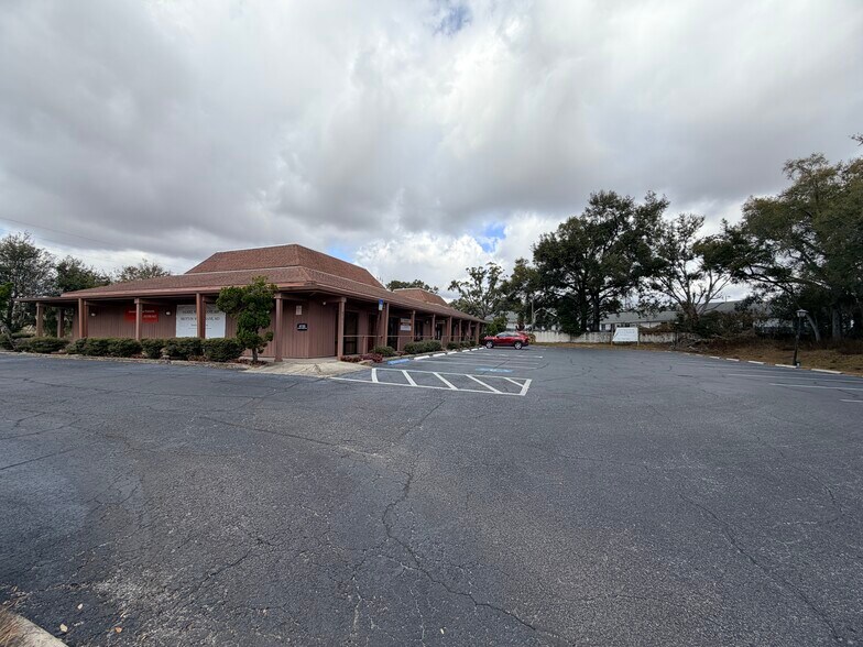More Photos Of 6725 Cedarridge Dr, Zephyrhills Medical For Lease