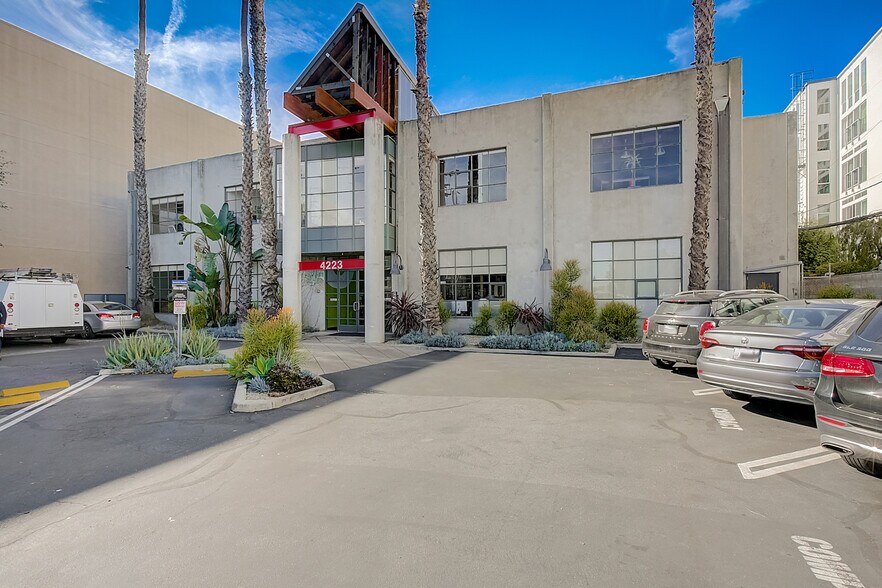 More Photos Of 4223 Glencoe Ave, Marina Del Rey Loft Creative Space For Lease