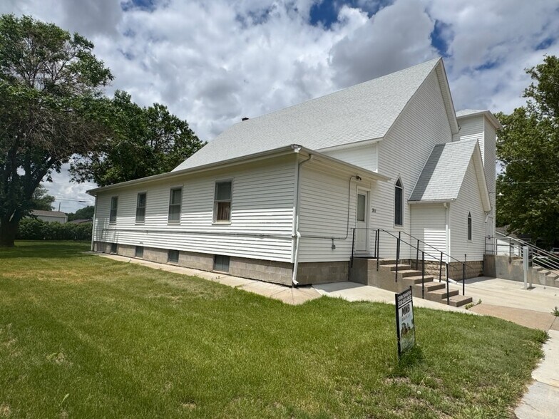 More Photos Of 311 Curtis St, Edison Religious Facility For Sale