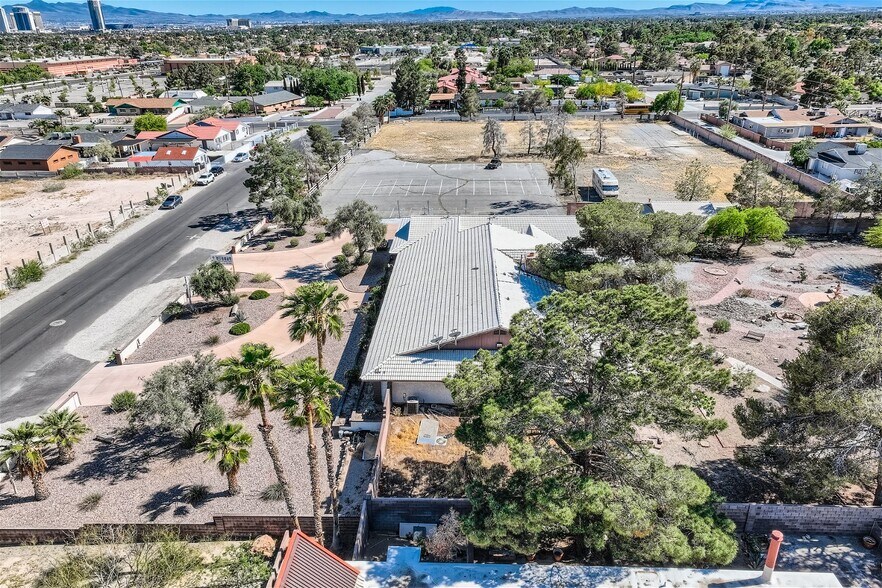 More Photos Of 2675 Westwind Rd, Las Vegas Specialty For Sale