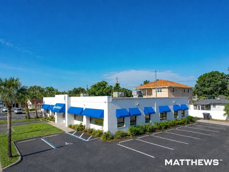 Primary Photo Of 8440 4th St N, Saint Petersburg Freestanding For Sale