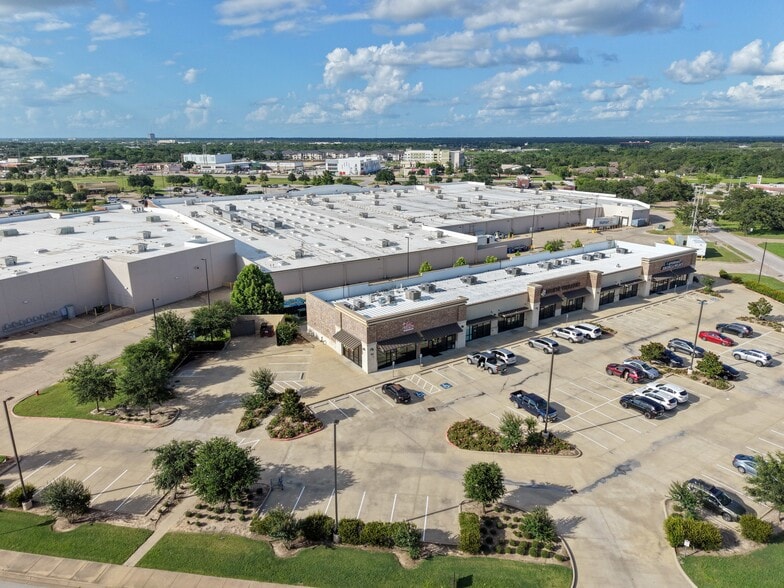 More Photos Of 2305 Longmire Dr, College Station Unknown For Lease