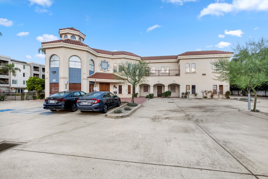 More Photos Of 200 E Washington Ave, Escondido Office For Lease