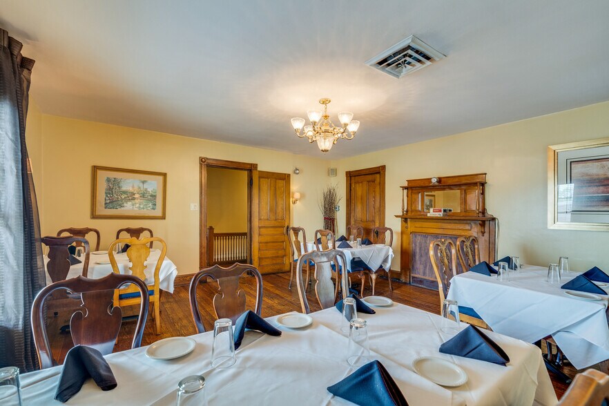 More Photos Of 412 6th St, Bristol Restaurant For Sale