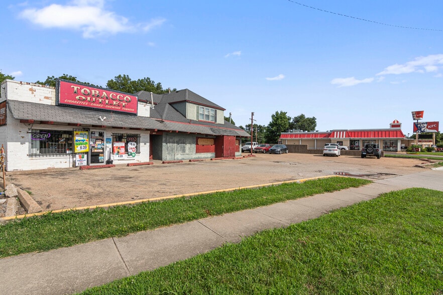 More Photos Of 1834 NW Topeka Blvd, Topeka General Retail For Sale