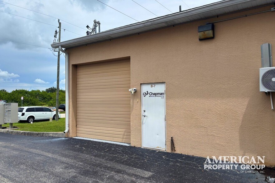 More Photos Of 19800 Veterans Blvd, Port Charlotte Warehouse For Sale
