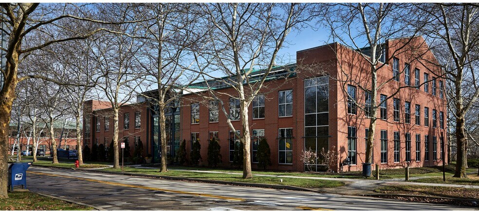 More Photos Of 800 Waterfront Dr, Pittsburgh Office For Lease