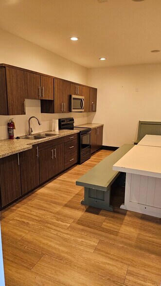 More Photos Of 2535 N Boulevard, Idaho Falls Office For Sale