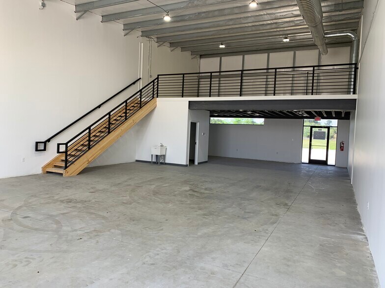 More Photos Of 18101 Cypress Rosehill Rd, Cypress Unknown For Lease
