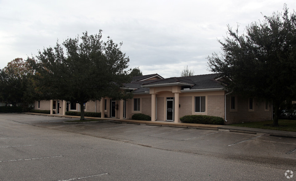 Primary Photo Of 15711 Mapledale Blvd, Tampa Office For Sale