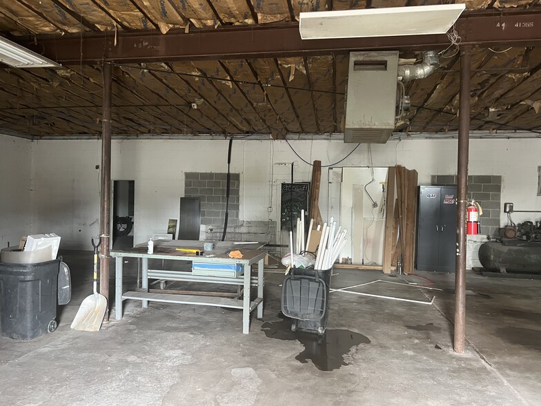 More Photos Of 10033 N Old State Road 67, Mooresville Flex For Sale