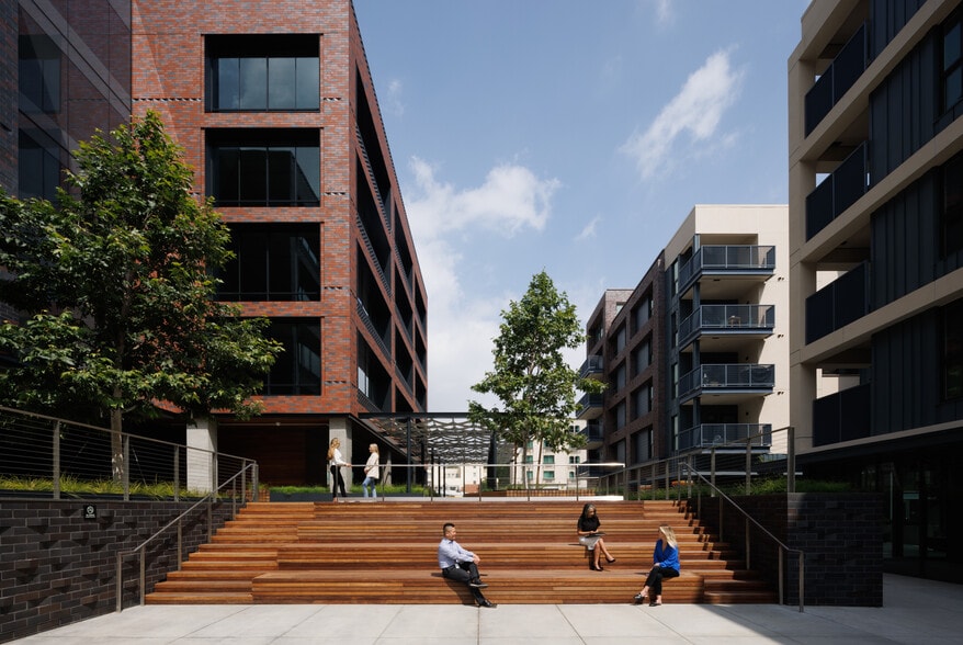 More Photos Of 10 W Walnut St, Pasadena Loft Creative Space For Lease