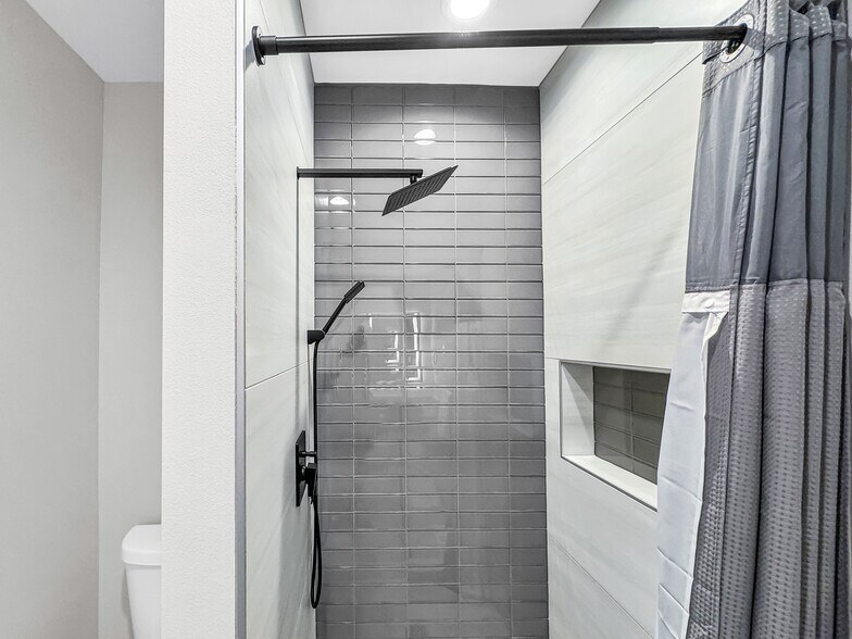 More Photos Of 441 NE Alder St, Issaquah Multifamily For Sale