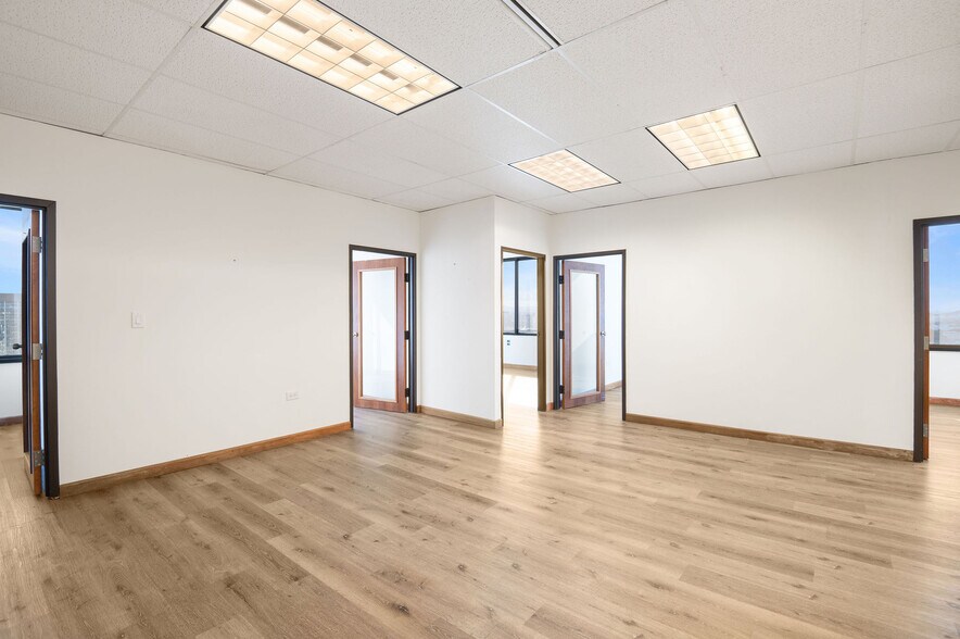 More Photos Of 416 Ponce de Leon Ave, San Juan Office For Sale