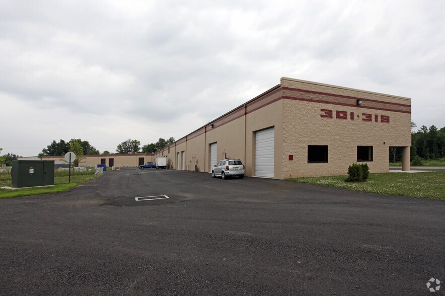 More Photos Of 301-315 Camars Dr, Warminster Township Light Manufacturing For Sale