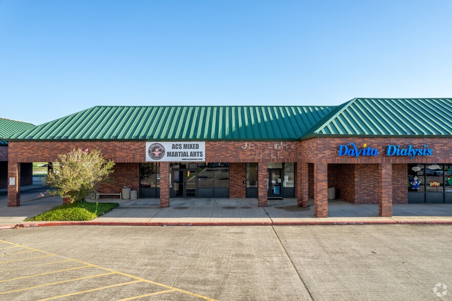 More Photos Of 14001-14065 Delany Rd, La Marque Unknown For Lease