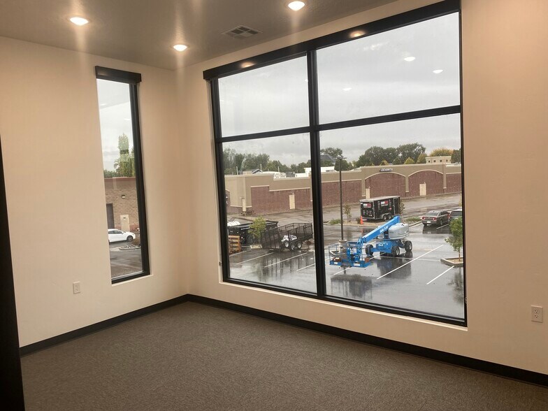 More Photos Of 10434 S 1055 W, South Jordan Office For Lease