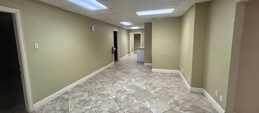 More Photos Of 6741 Satsuma Dr, Houston Warehouse For Sale