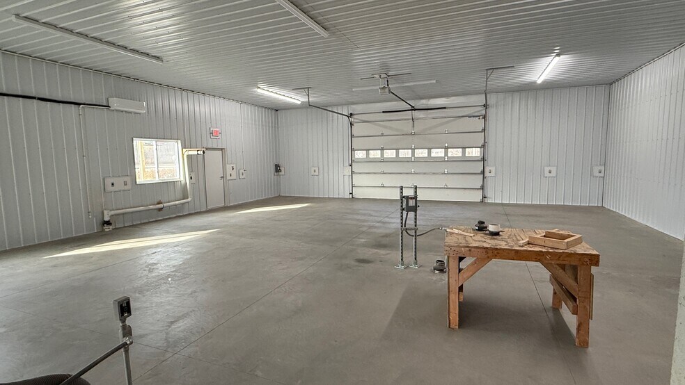 More Photos Of 3331 M 18, Beaverton Manufacturing For Sale