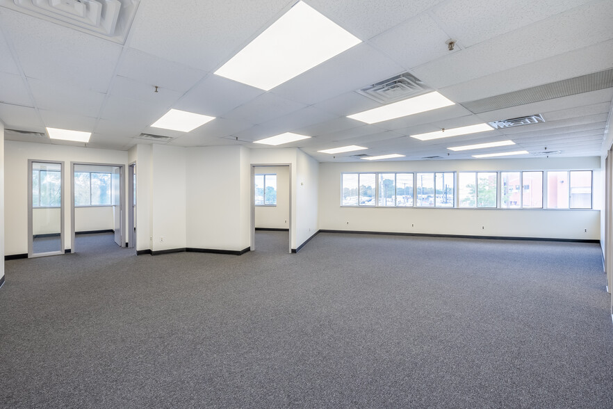 More Photos Of 154-09 146th Ave, Jamaica Warehouse For Lease