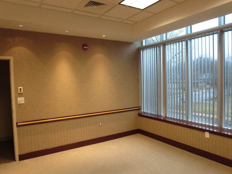 More Photos Of 502 W King St, Kings Mountain Medical For Lease