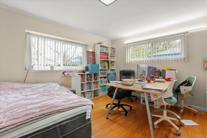 More Photos Of 2735 Byron St, Palo Alto Multifamily For Sale