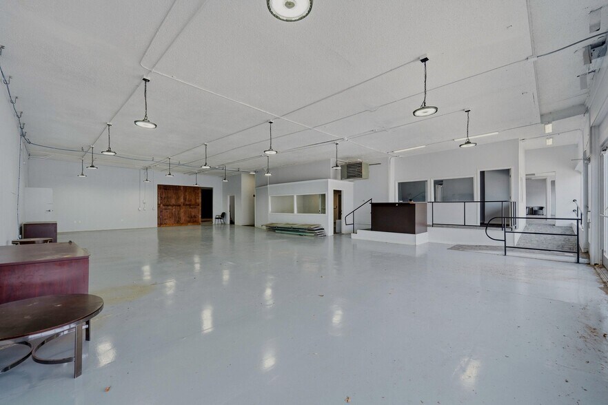 More Photos Of 422-426 E Main St, Trinidad Auto Dealership For Sale