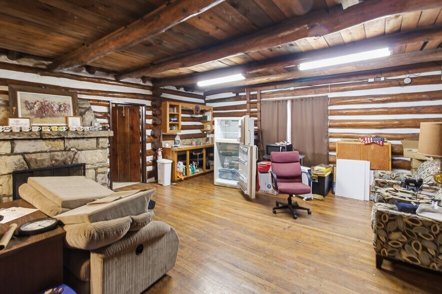 More Photos Of 89 Nolan Rd, Penfield General Retail For Sale