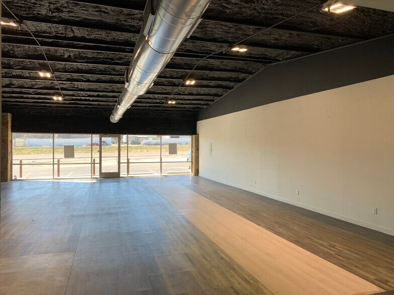 More Photos Of 3001 E Highway 199, Springtown Flex For Lease