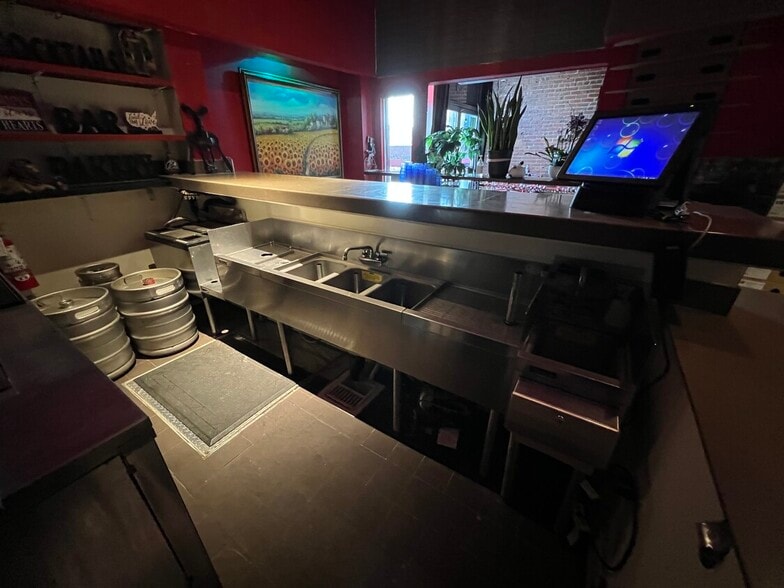 More Photos Of 4161 Beverly Blvd, Los Angeles Restaurant For Lease