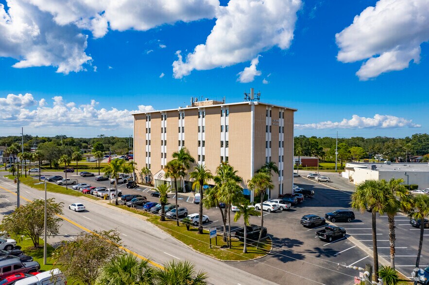 More Photos Of 3825 Henderson Blvd, Tampa Office For Lease